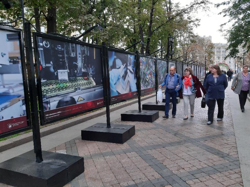 В центре Москвы открылась фотовыставка посвященная высоким технологиям ООО "МЕДПЛАНТ"
